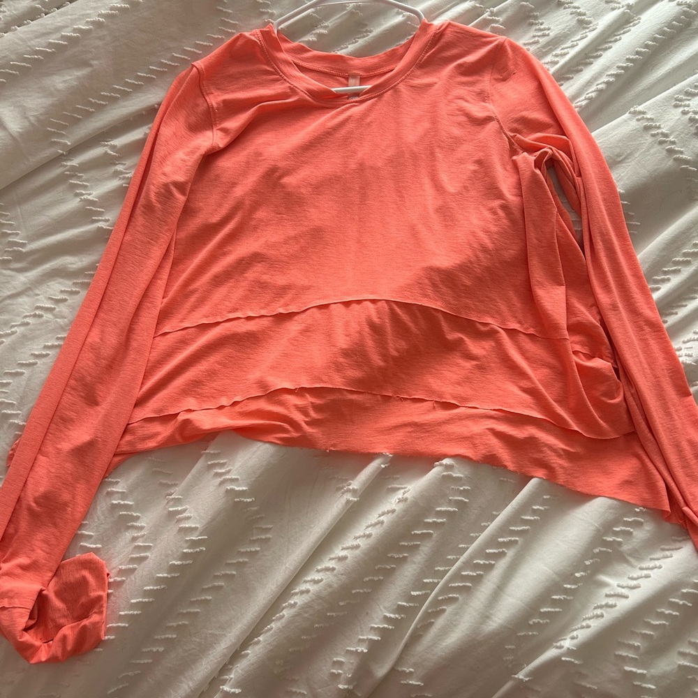 Free people tempo long sleeve. Size medium. Worn handfull of times.